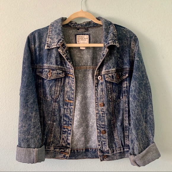 Forever 21 Jackets & Blazers - Vintage inspired denim jacket!